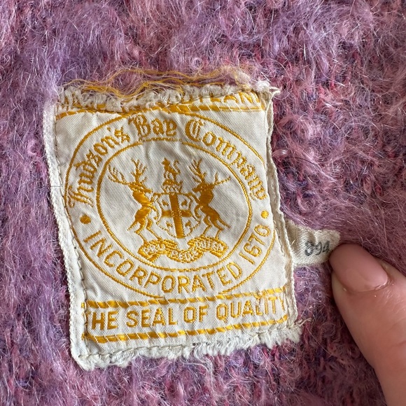 Vintage Hudson's Bay Company Blanket - Picture 5 of 7